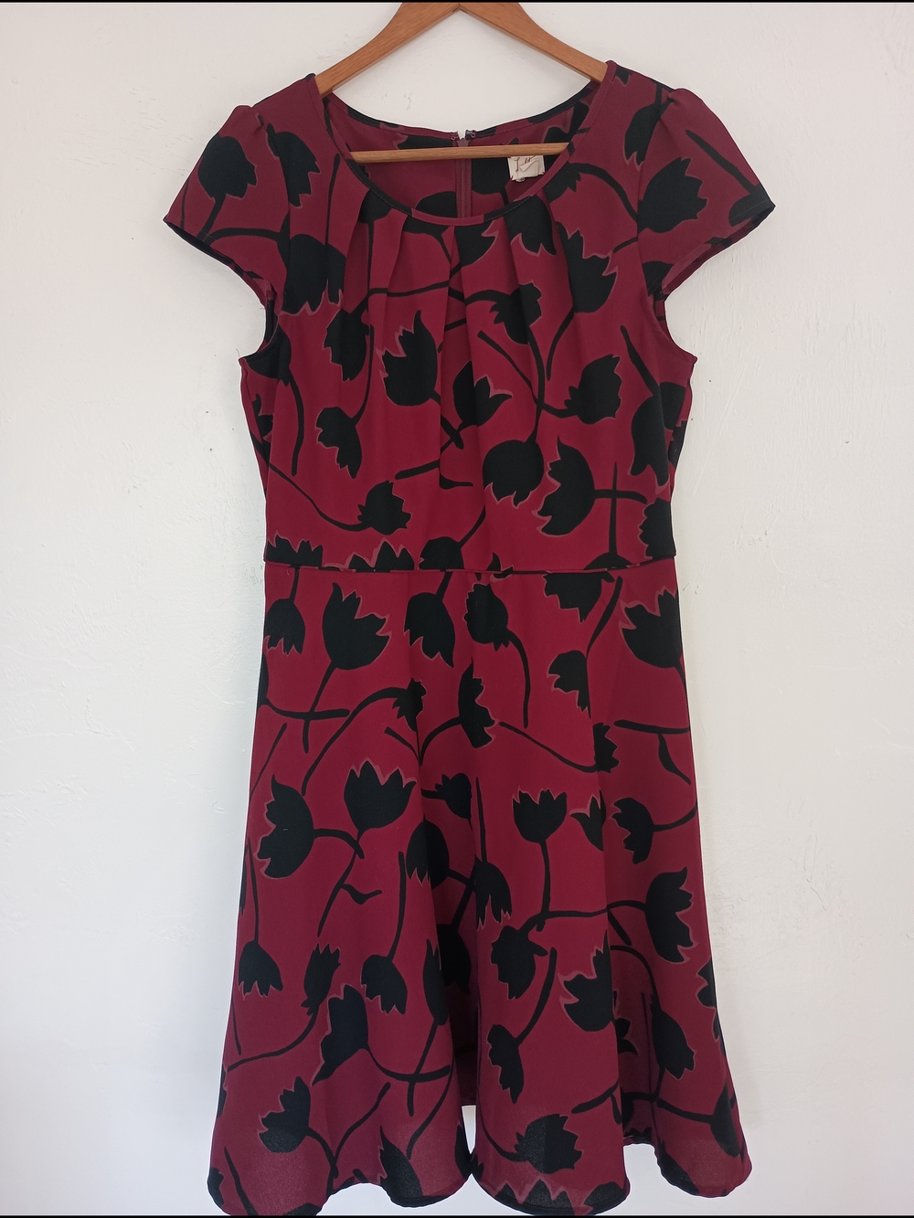 Ann Taylor LOFT Tulip Print Pleated Cap Sleeve Dress